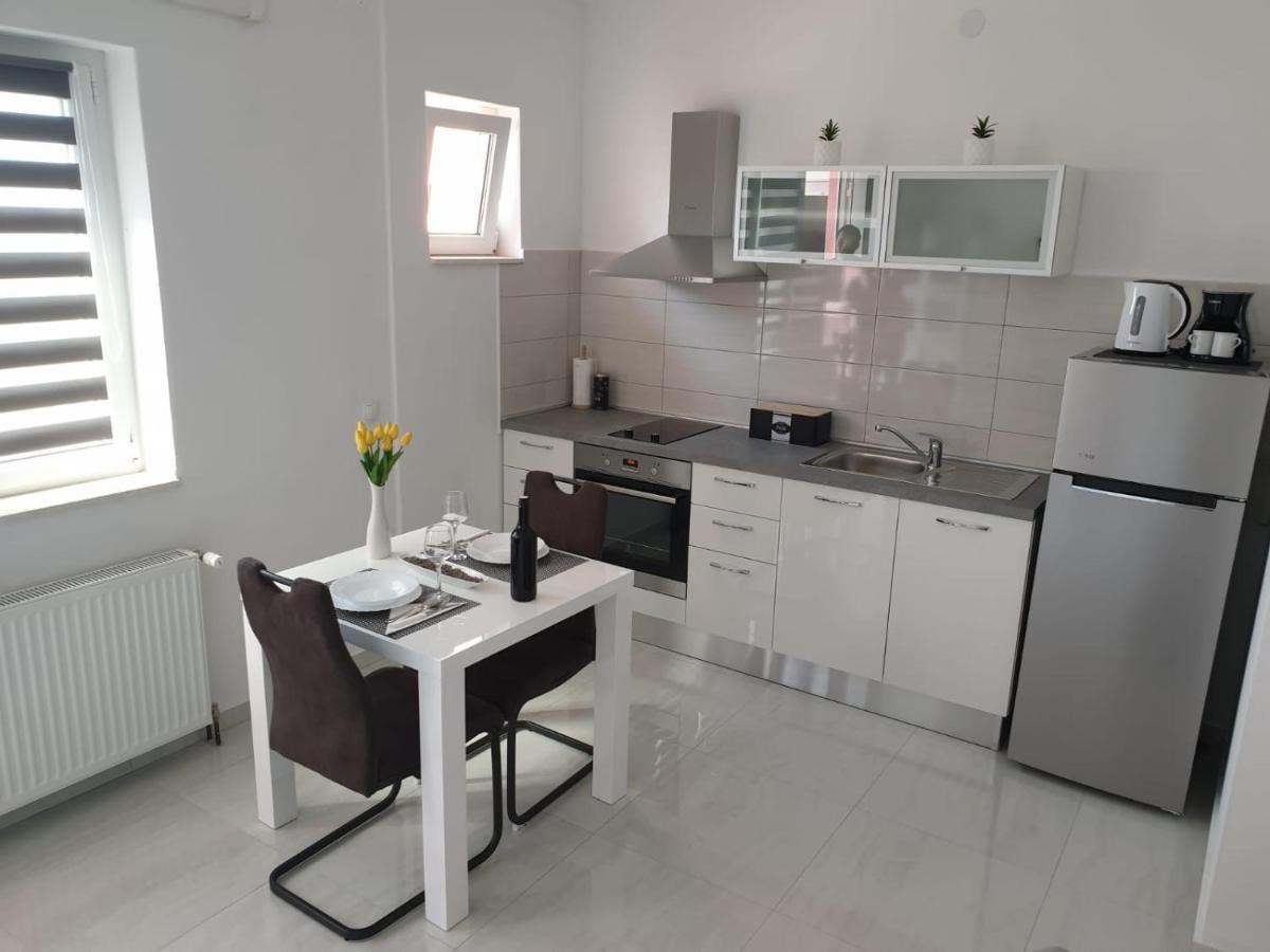 Apartmani Toni Drniš Exterior foto