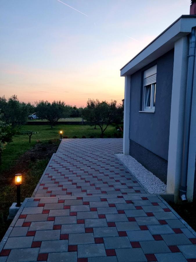 Apartmani Toni Drniš Exterior foto