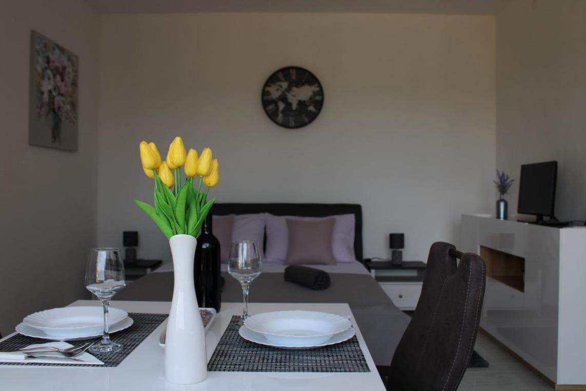 Apartmani Toni Drniš Exterior foto
