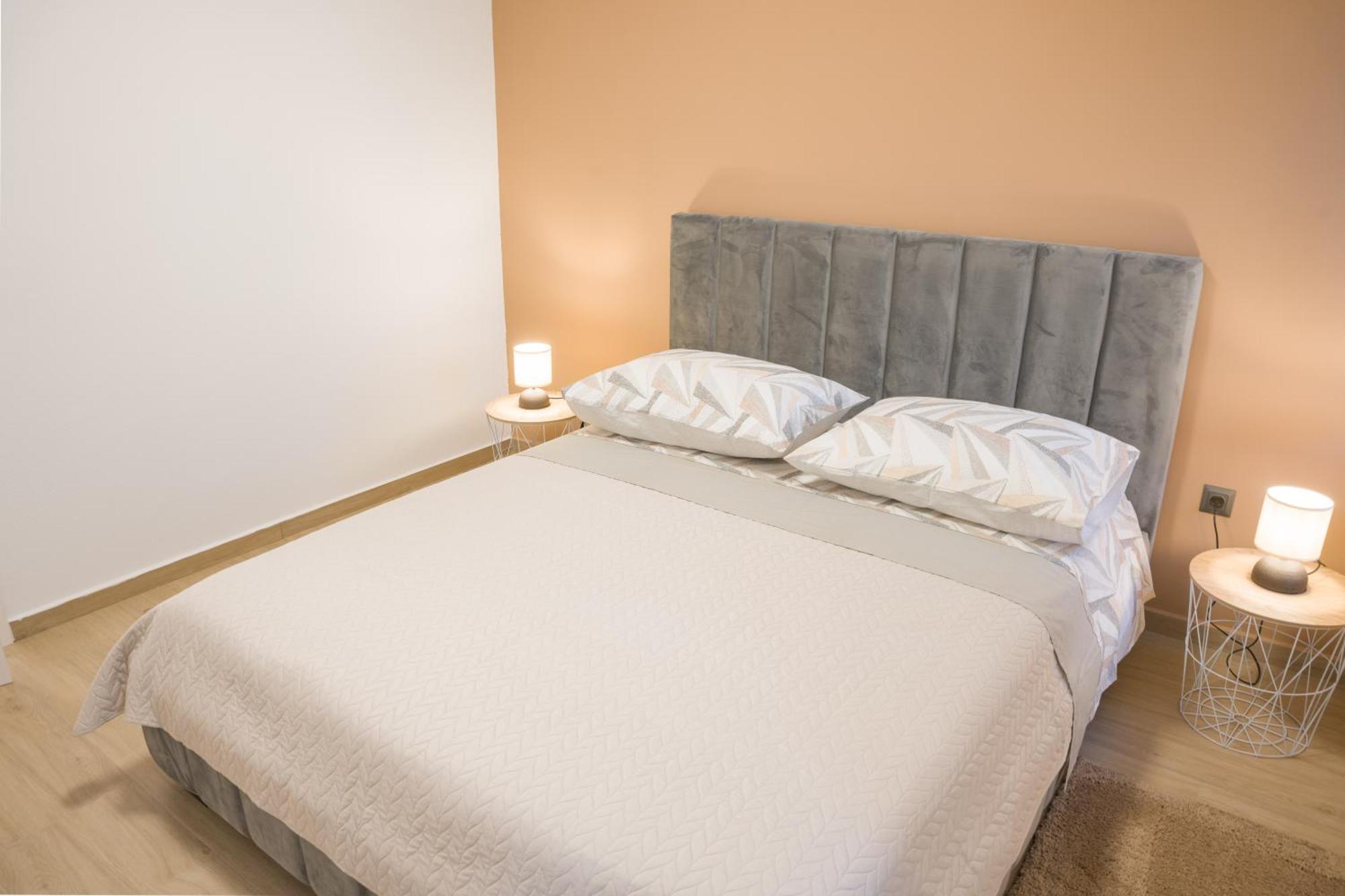 Apartmani Toni Drniš Exterior foto